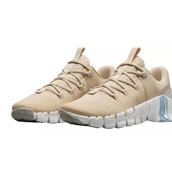 Nike Shoes - Nike Women’s Free Metcon 5 Training Shoes